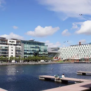 waterside-holiday-apartments.dublin-hotelsweb.com/